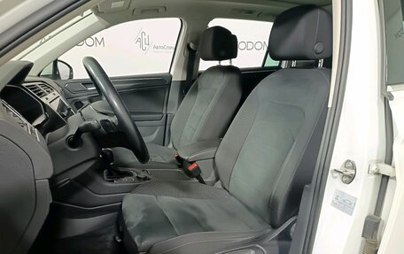 Volkswagen Tiguan II, 2018 год, 2 598 000 рублей, 6 фотография