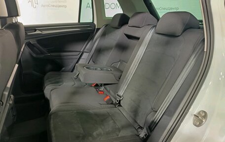 Volkswagen Tiguan II, 2018 год, 2 598 000 рублей, 8 фотография