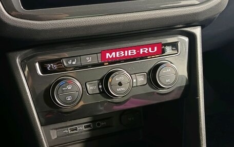 Volkswagen Tiguan II, 2018 год, 2 598 000 рублей, 12 фотография