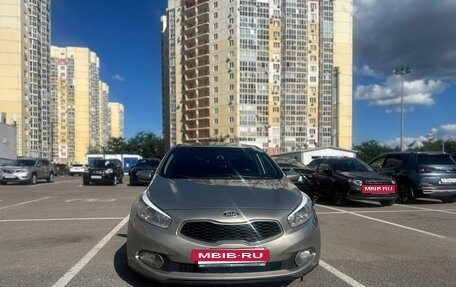 KIA cee'd III, 2014 год, 1 090 000 рублей, 2 фотография