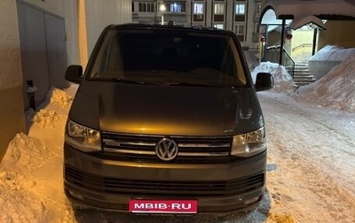 Volkswagen Caravelle T6 рестайлинг, 2017 год, 3 500 000 рублей, 1 фотография
