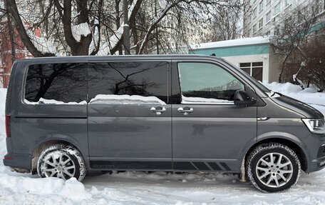 Volkswagen Caravelle T6 рестайлинг, 2017 год, 3 500 000 рублей, 8 фотография