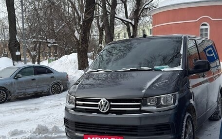 Volkswagen Caravelle T6 рестайлинг, 2017 год, 3 500 000 рублей, 6 фотография