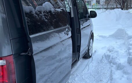 Volkswagen Caravelle T6 рестайлинг, 2017 год, 3 500 000 рублей, 16 фотография