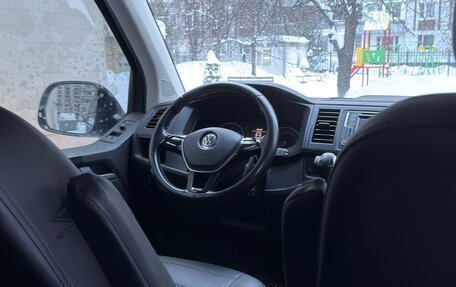 Volkswagen Caravelle T6 рестайлинг, 2017 год, 3 500 000 рублей, 15 фотография