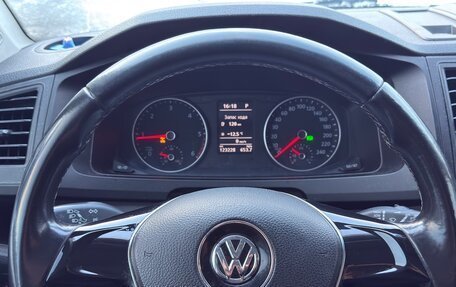 Volkswagen Caravelle T6 рестайлинг, 2017 год, 3 500 000 рублей, 23 фотография