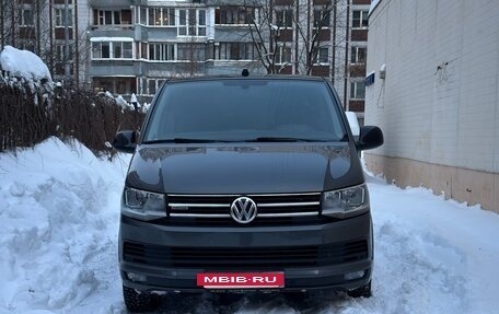 Volkswagen Caravelle T6 рестайлинг, 2017 год, 3 500 000 рублей, 19 фотография