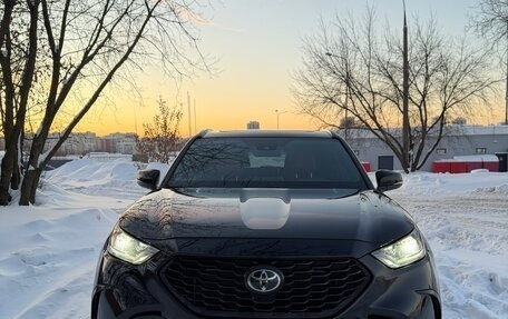 Toyota Highlander, 2022 год, 4 600 000 рублей, 2 фотография