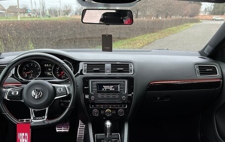 Volkswagen Jetta VI, 2017 год, 2 000 000 рублей, 14 фотография