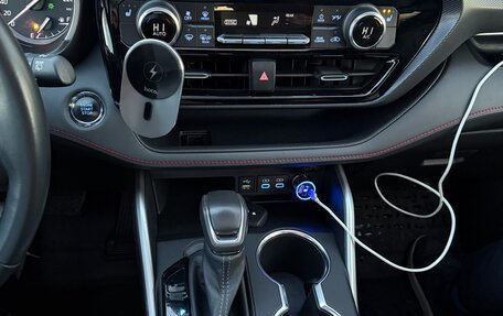 Toyota Highlander, 2022 год, 4 600 000 рублей, 13 фотография