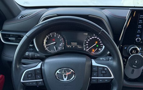 Toyota Highlander, 2022 год, 4 600 000 рублей, 16 фотография