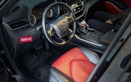 Toyota Highlander, 2022 год, 4 600 000 рублей, 19 фотография