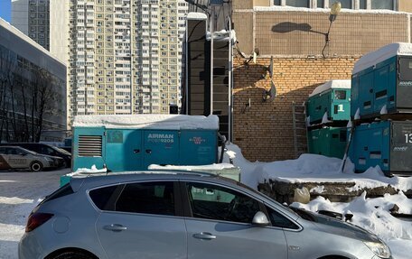 Opel Astra J, 2010 год, 615 000 рублей, 3 фотография