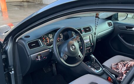 Volkswagen Jetta VI, 2011 год, 1 250 000 рублей, 5 фотография