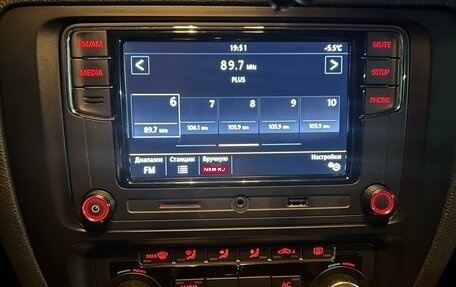 Volkswagen Jetta VI, 2011 год, 1 250 000 рублей, 6 фотография