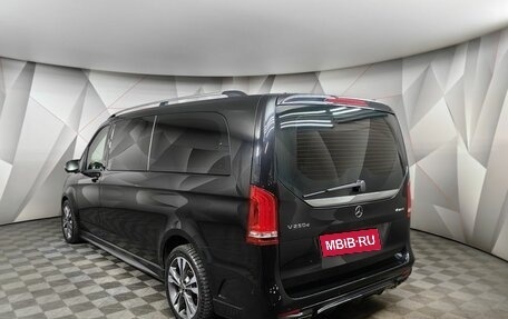 Mercedes-Benz V-Класс, 2018 год, 6 500 000 рублей, 4 фотография