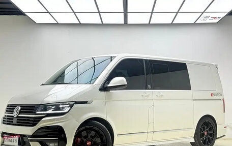Volkswagen Caravelle T6 рестайлинг, 2019 год, 4 899 123 рублей, 1 фотография