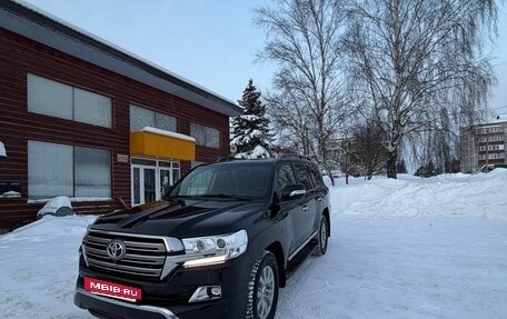 Toyota Land Cruiser 200, 2015 год, 4 850 000 рублей, 3 фотография