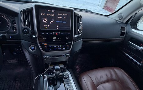 Toyota Land Cruiser 200, 2015 год, 4 850 000 рублей, 17 фотография