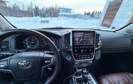 Toyota Land Cruiser 200, 2015 год, 4 850 000 рублей, 21 фотография