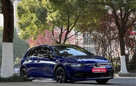 Volkswagen Golf VIII, 2023 год, 2 050 123 рублей, 3 фотография