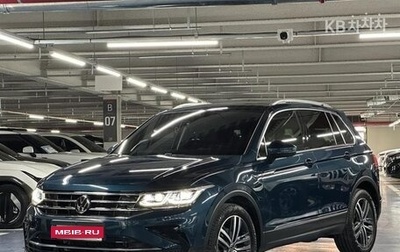 Volkswagen Tiguan II, 2022 год, 2 771 200 рублей, 1 фотография