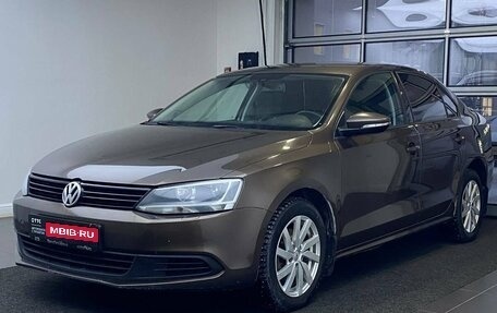 Volkswagen Jetta VI, 2013 год, 799 000 рублей, 1 фотография