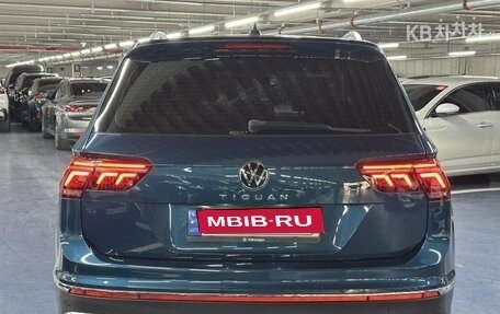 Volkswagen Tiguan II, 2022 год, 2 771 200 рублей, 3 фотография