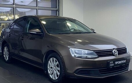 Volkswagen Jetta VI, 2013 год, 799 000 рублей, 3 фотография