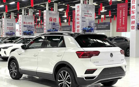 Volkswagen T-Roc I, 2021 год, 1 300 000 рублей, 4 фотография