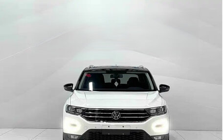 Volkswagen T-Roc I, 2021 год, 1 300 000 рублей, 2 фотография