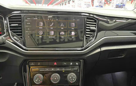 Volkswagen T-Roc I, 2021 год, 1 300 000 рублей, 12 фотография