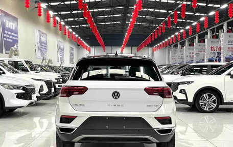 Volkswagen T-Roc I, 2021 год, 1 300 000 рублей, 5 фотография