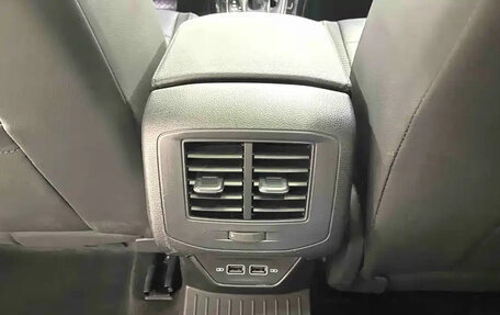 Volkswagen T-Roc I, 2021 год, 1 300 000 рублей, 9 фотография