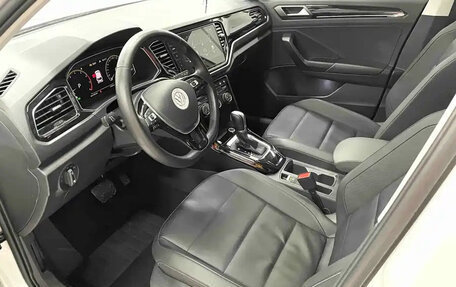 Volkswagen T-Roc I, 2021 год, 1 300 000 рублей, 10 фотография