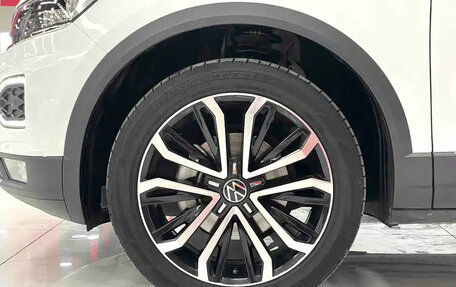 Volkswagen T-Roc I, 2021 год, 1 300 000 рублей, 14 фотография