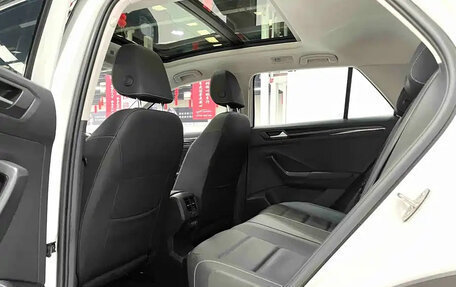 Volkswagen T-Roc I, 2021 год, 1 300 000 рублей, 15 фотография