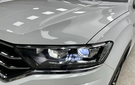 Volkswagen T-Roc I, 2022 год, 1 295 000 рублей, 5 фотография