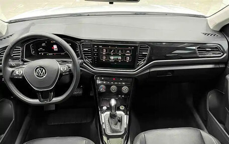 Volkswagen T-Roc I, 2022 год, 1 295 000 рублей, 7 фотография