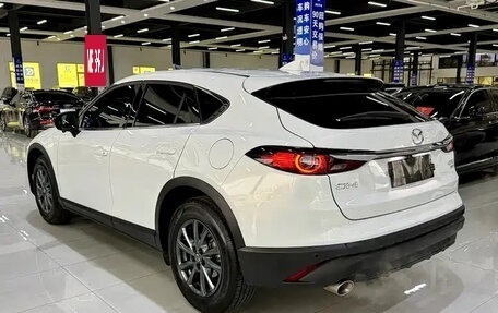 Mazda CX-4, 2022 год, 2 289 810 рублей, 4 фотография