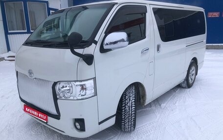 Toyota HiAce H200, 2015 год, 2 900 000 рублей, 1 фотография