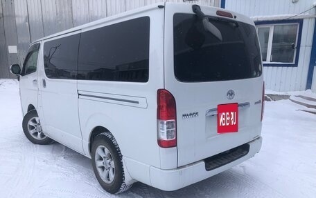 Toyota HiAce H200, 2015 год, 2 900 000 рублей, 2 фотография