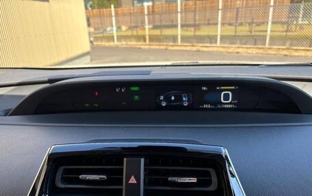 Toyota Prius IV XW50, 2019 год, 1 365 000 рублей, 10 фотография