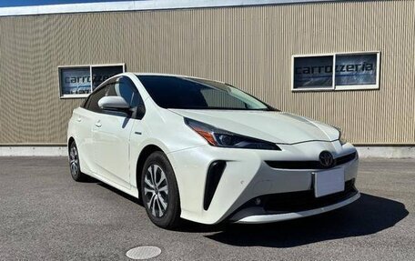 Toyota Prius IV XW50, 2019 год, 1 365 000 рублей, 7 фотография