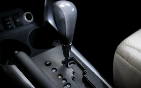 Toyota RAV4, 2006 год, 1 048 000 рублей, 22 фотография