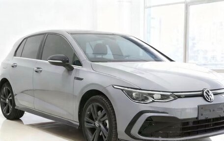 Volkswagen Golf VIII, 2022 год, 1 990 000 рублей, 2 фотография