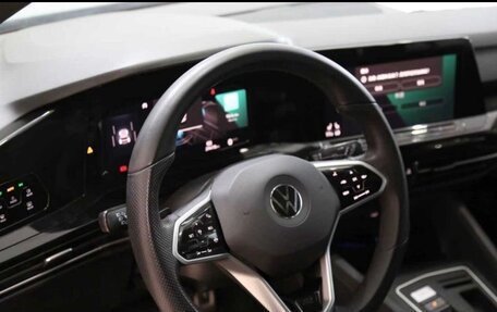 Volkswagen Golf VIII, 2022 год, 1 990 000 рублей, 9 фотография