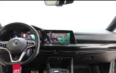 Volkswagen Golf VIII, 2022 год, 1 990 000 рублей, 8 фотография