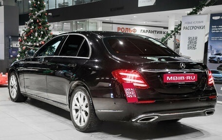 Mercedes-Benz E-Класс, 2018 год, 3 100 000 рублей, 6 фотография