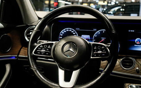 Mercedes-Benz E-Класс, 2018 год, 3 100 000 рублей, 20 фотография